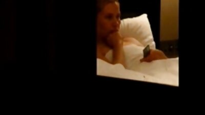 女の子は熱いグループセックスビデオでベッドの上でお互いにジャンプします 女性 無料 動画 エロ